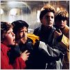 Die Goonies : photo Corey Feldman, Jeff Cohen, Jonathan Ke Quan, Richard Donner, Sean Astin