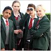 Frontalknutschen : photo Eleanor Tomlinson, Georgia Groome, Georgia Henshaw, Gurinder Chadha, Manjeeven Grewal