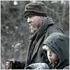 The Road : photo John Hillcoat, Kodi Smit-McPhee, Robert Duvall