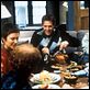 About a Boy oder: Der Tag der toten Ente : photo Hugh Grant, Nicholas Hoult, Toni Collette
