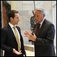 24 : photo Bob Gunton, Chris Diamantopoulos