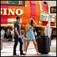 Lay the Favorite : photo Joshua Jackson, Rebecca Hall