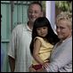 On ne choisit pas sa famille : photo Christian Clavier, Helena Noguerra, Jean Reno, Maily Florentin Dao, Muriel Robin