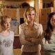 These girls : photo Amanda Walsh, Caroline Dhavernas, Holly Lewis, John Hazlett