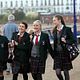 Frontalknutschen : photo Eleanor Tomlinson, Georgia Groome, Georgia Henshaw, Gurinder Chadha, Manjeeven Grewal