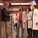 Dr. House : photo Charlyne Yi, Hugh Laurie, Odette Annable, Peter Jacobson