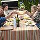 Bild zu <b>The Kids Are All Right</b>: Annette Bening, Josh Hutcherson, Julianne Moore, Lisa Cholodenko, Mark Ruffalo
