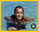 Bilder : Der Swimmingpool Trailer OV