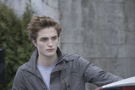 Bel+Ami%3a+Robert+Pattinson+spielt+mit+Uma+Thurman