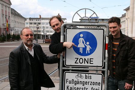 Der+entsorgte+Vater%3a+Einstweilige+Verf%c3%bcgung+stoppt+Dokumentation