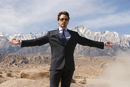 Cowboys+%3a+Robert+Downey+Jr.+z%c3%bcckt+die+Pistole